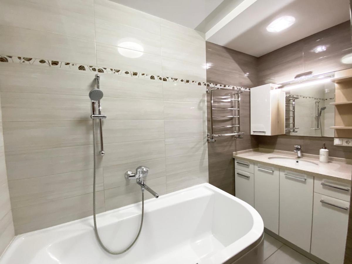 2-Bedroom Apartment Most City Area, Ekaterynoslav Square Dnepropetrovsk Exterior foto