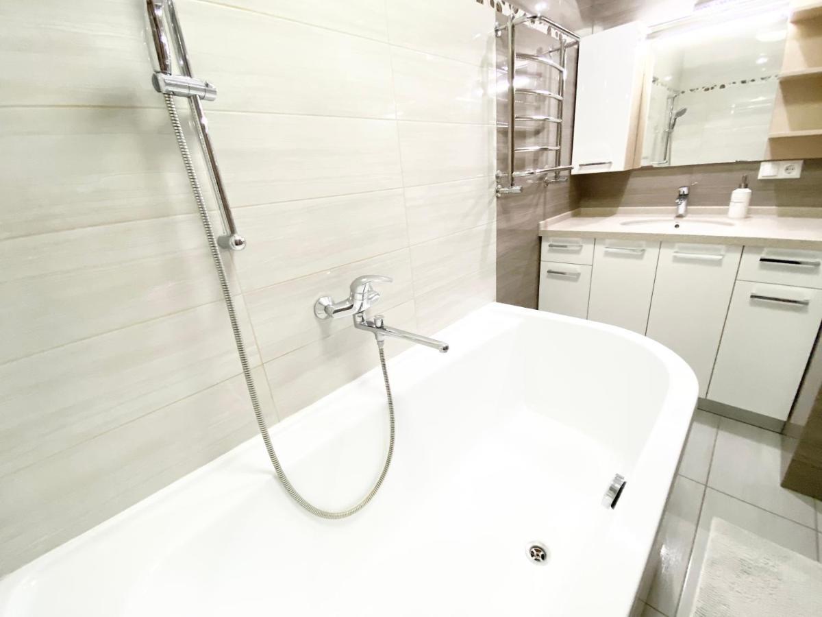2-Bedroom Apartment Most City Area, Ekaterynoslav Square Dnepropetrovsk Exterior foto