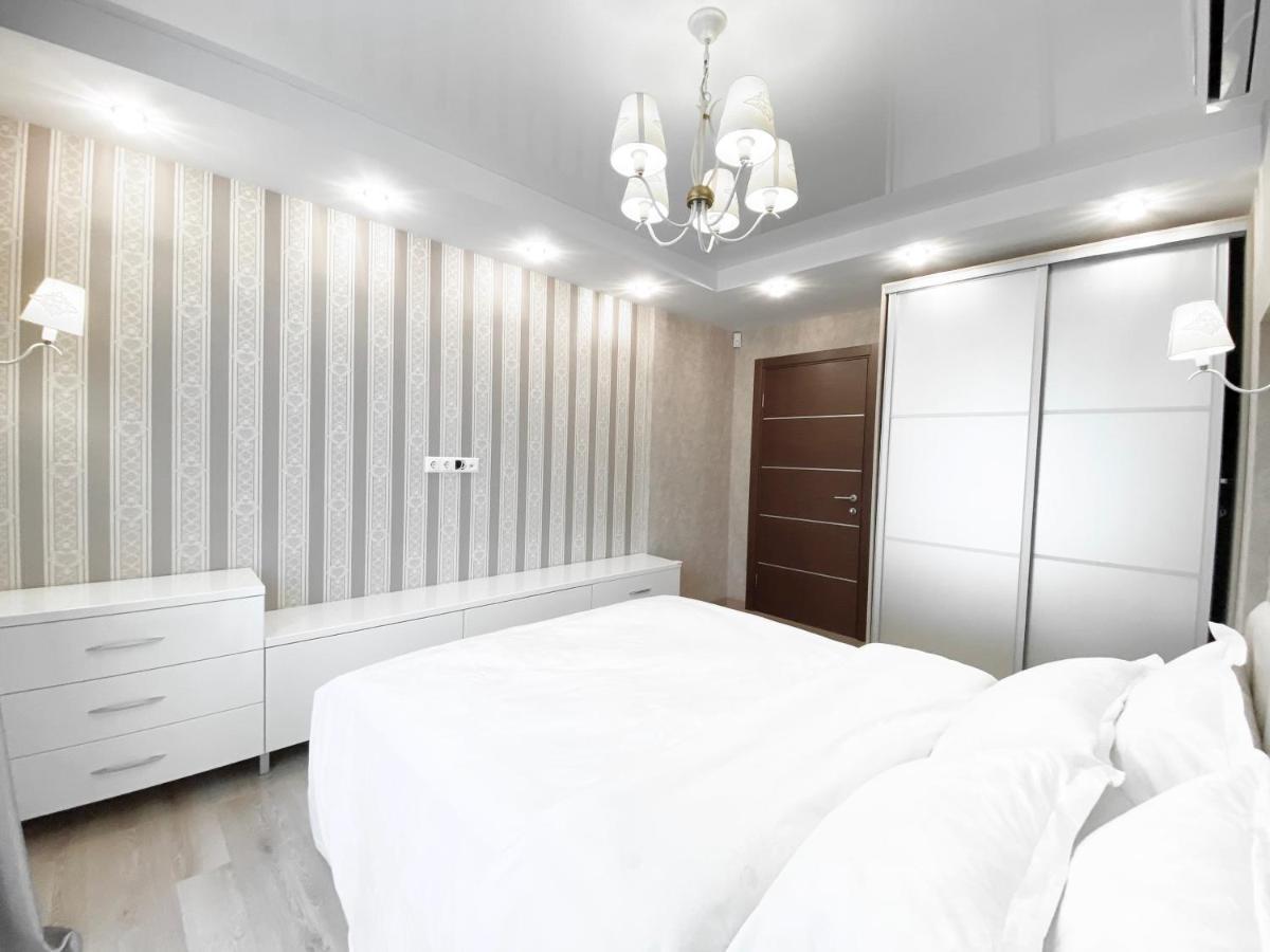 2-Bedroom Apartment Most City Area, Ekaterynoslav Square Dnepropetrovsk Exterior foto