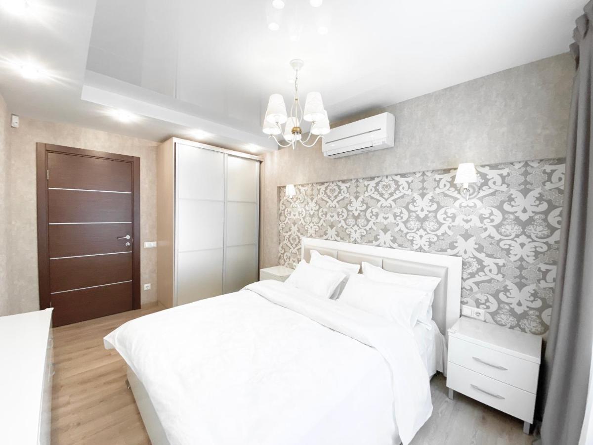 2-Bedroom Apartment Most City Area, Ekaterynoslav Square Dnepropetrovsk Exterior foto