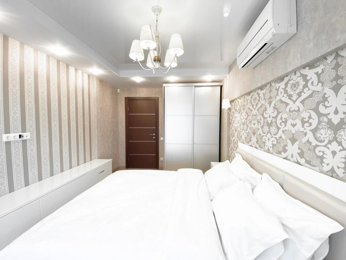 2-Bedroom Apartment Most City Area, Ekaterynoslav Square Dnepropetrovsk Exterior foto